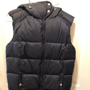 New Eddie Bauer Navy Puffer vest M